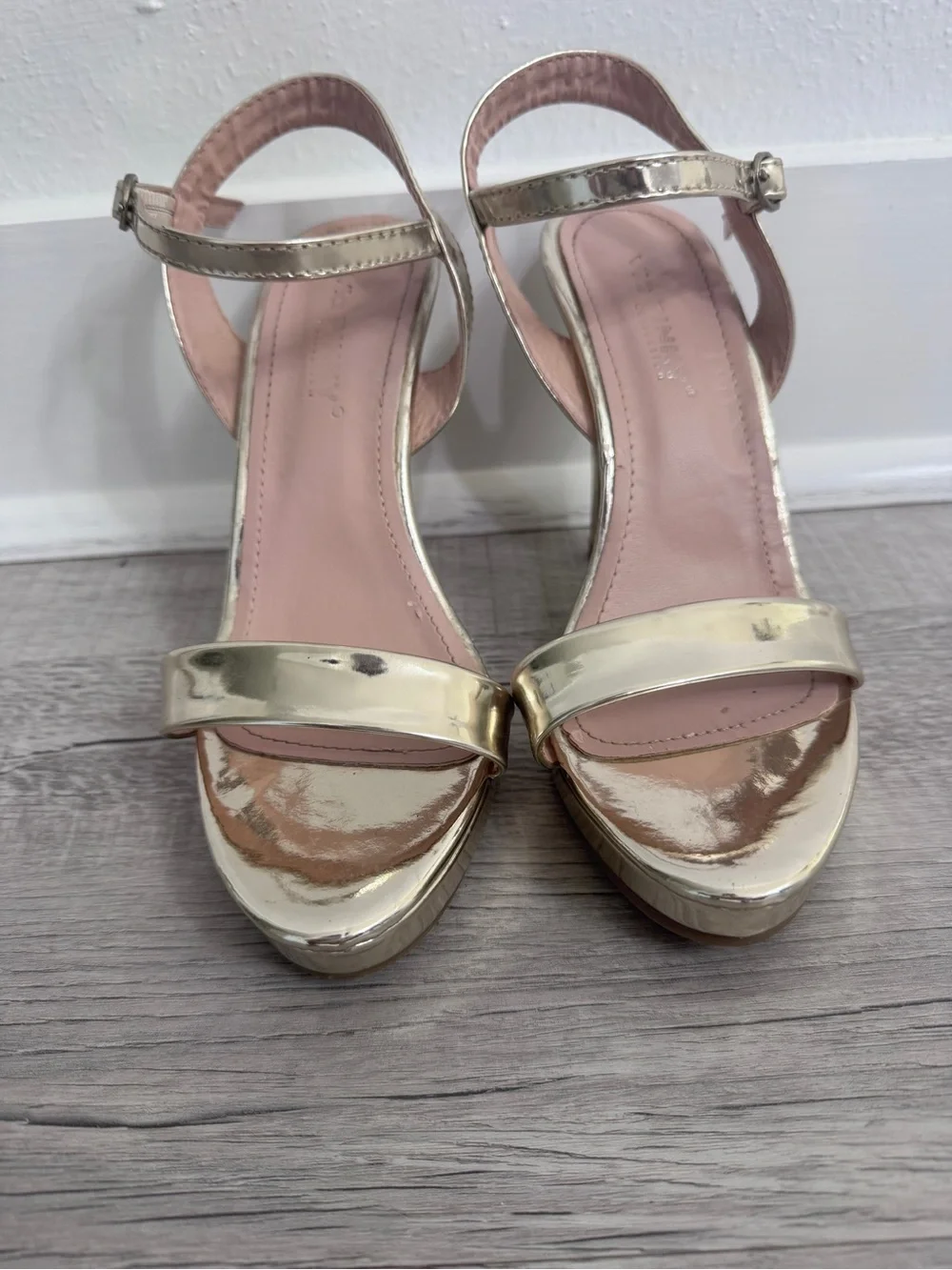 Via Pinky Metallic Gold Ankle Strap Platform Heels Size 6⁠